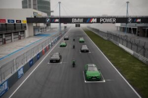 BMW M und BMW Motorrad feiern 100 Jahre Nürburgring mit neun exklusiven High-Performance-Modellen.
